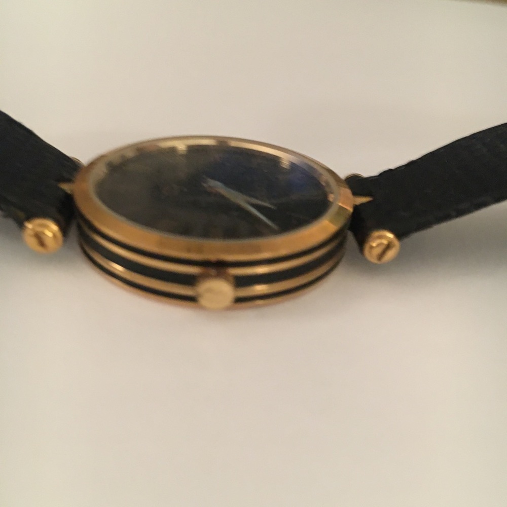 Gucci Men’s vintage Gucci Watch - Picture 2 of 4